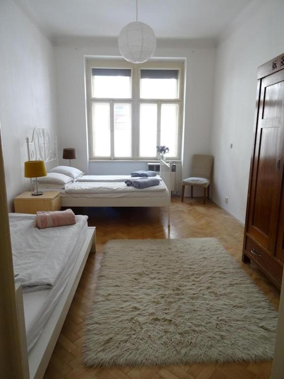 Garden Apartment On Art Nouveau Street In Central プラハ エクステリア 写真
