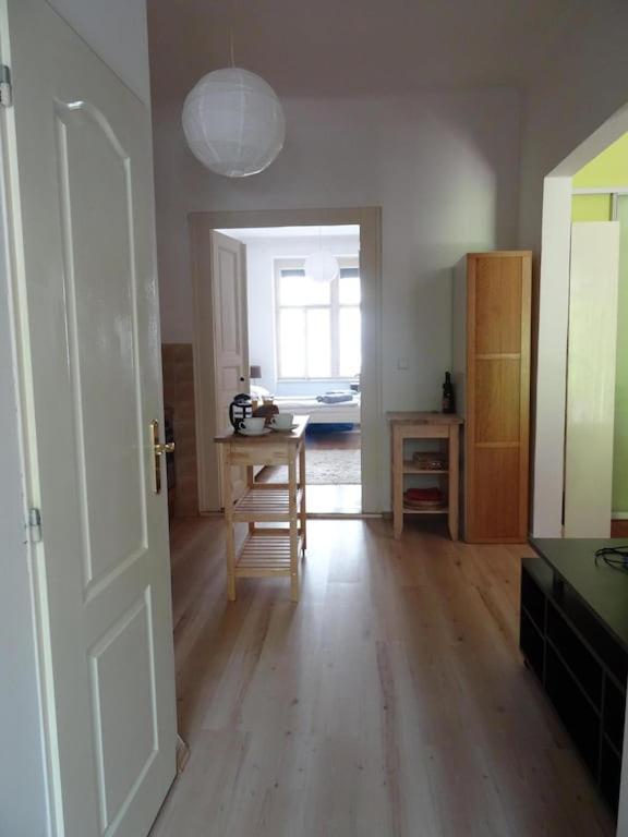 Garden Apartment On Art Nouveau Street In Central プラハ エクステリア 写真