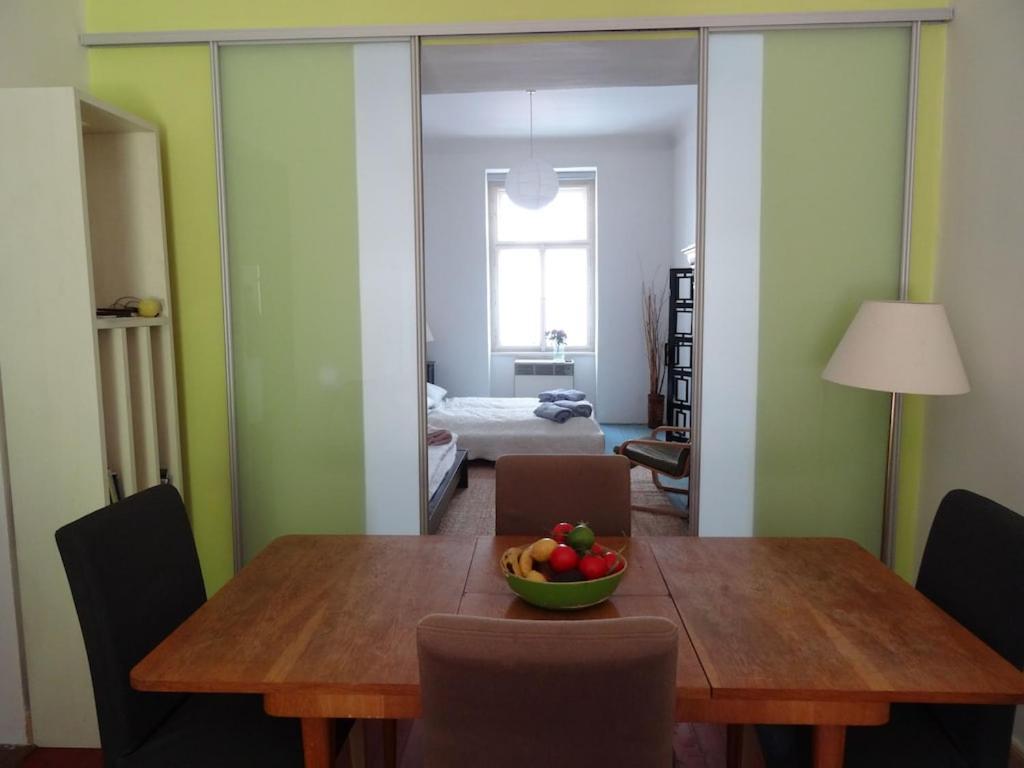 Garden Apartment On Art Nouveau Street In Central プラハ エクステリア 写真