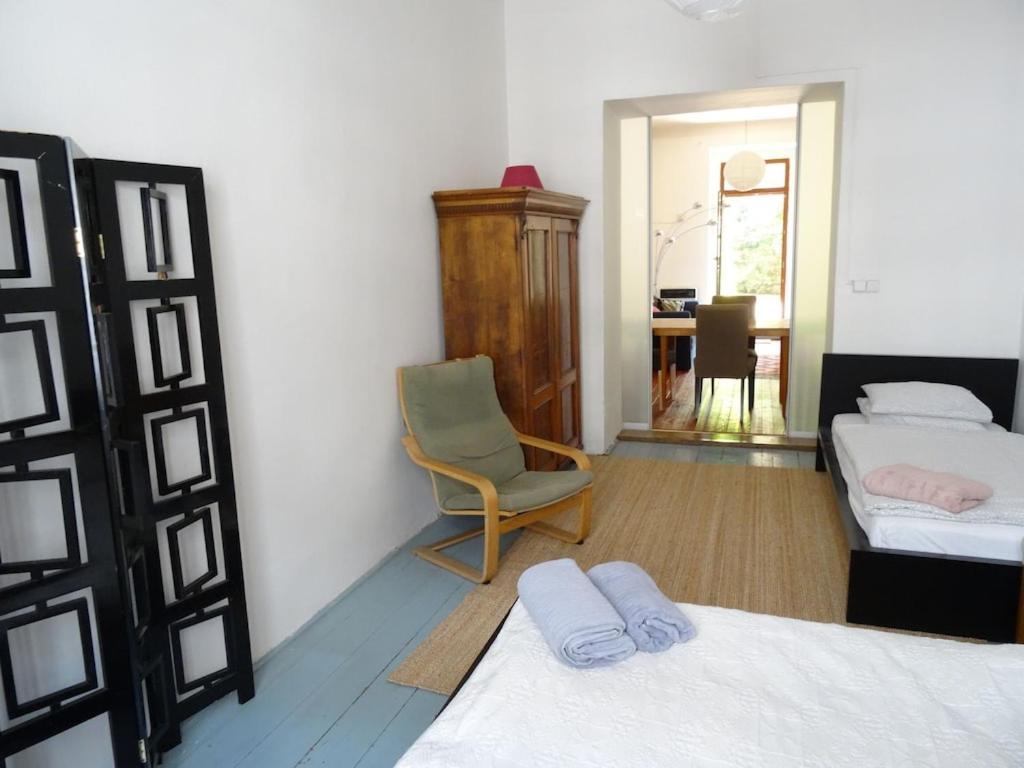 Garden Apartment On Art Nouveau Street In Central プラハ エクステリア 写真