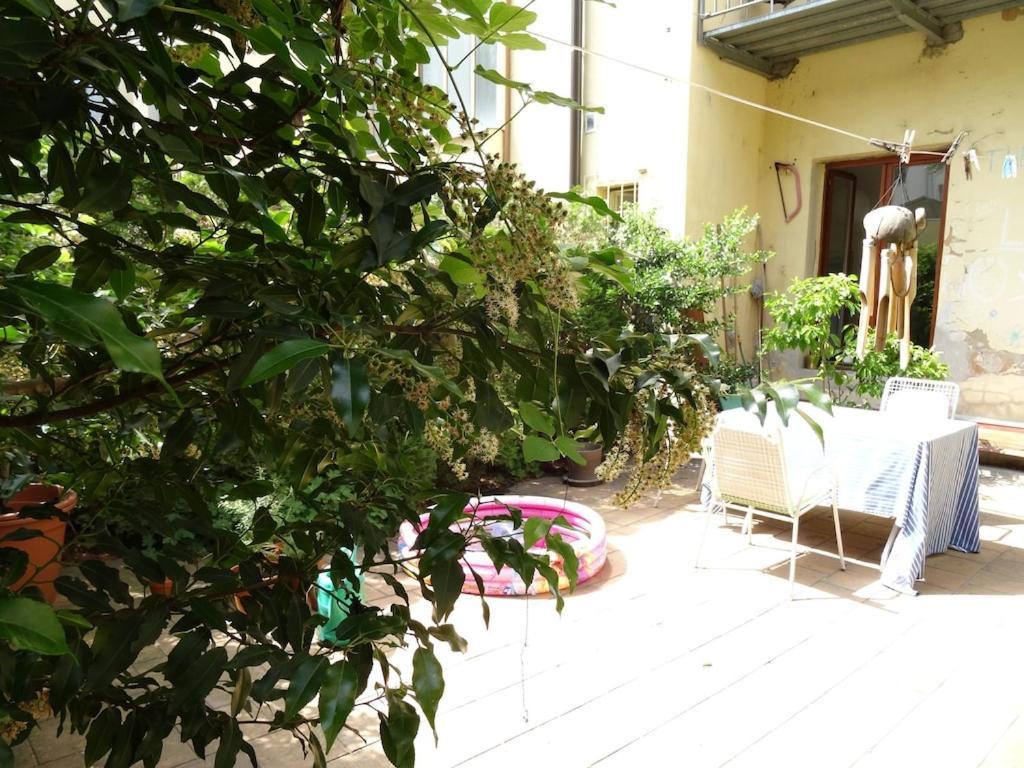 Garden Apartment On Art Nouveau Street In Central プラハ エクステリア 写真